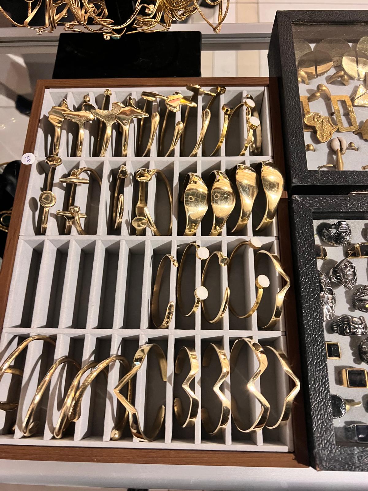 Slim Brass Bracelets – Minimal, Chic & Timeless Elegance ✨