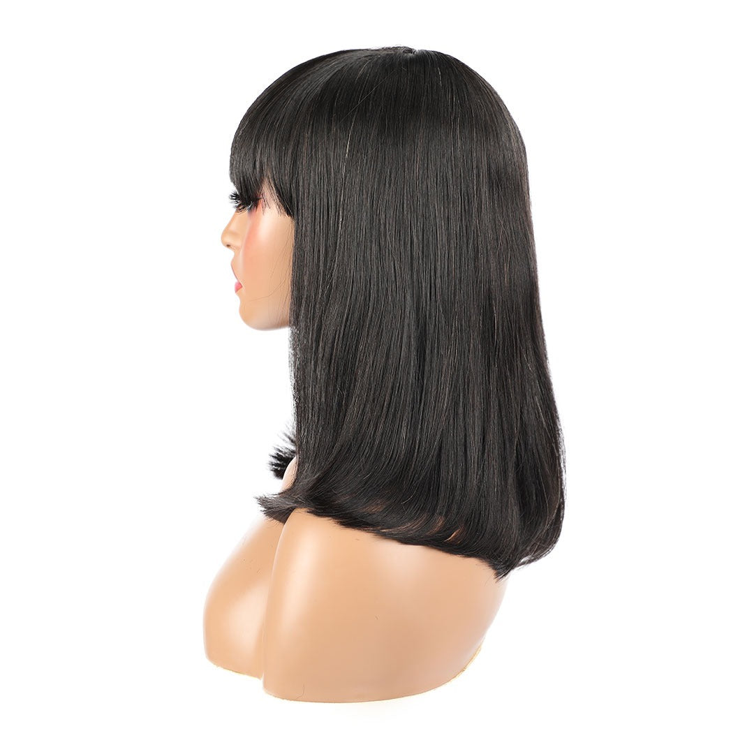 Perruque lisse avec frange | 100 % cheveux brésiliens | Noir naturel | Perruque sans colle, entièrement fabriquée à la machine | Résistante à la chaleur | Douce et soyeuse | Coupe au carré mi-longue