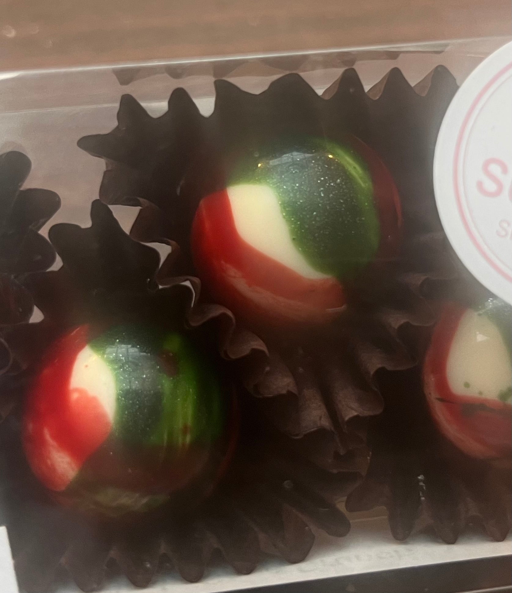 Mint and candy cane bobnon